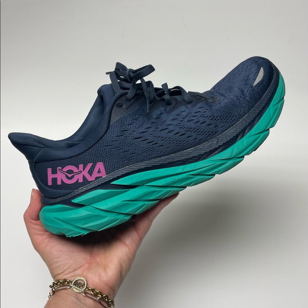 HOKA Clifton 8 - Women’s size 8 Navy Blue with Teal